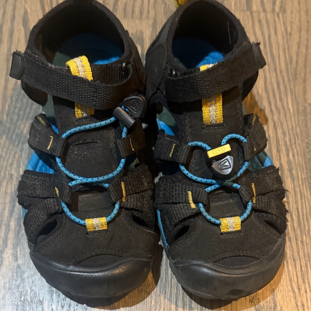 Keen Kids Black and Yellow Sandals